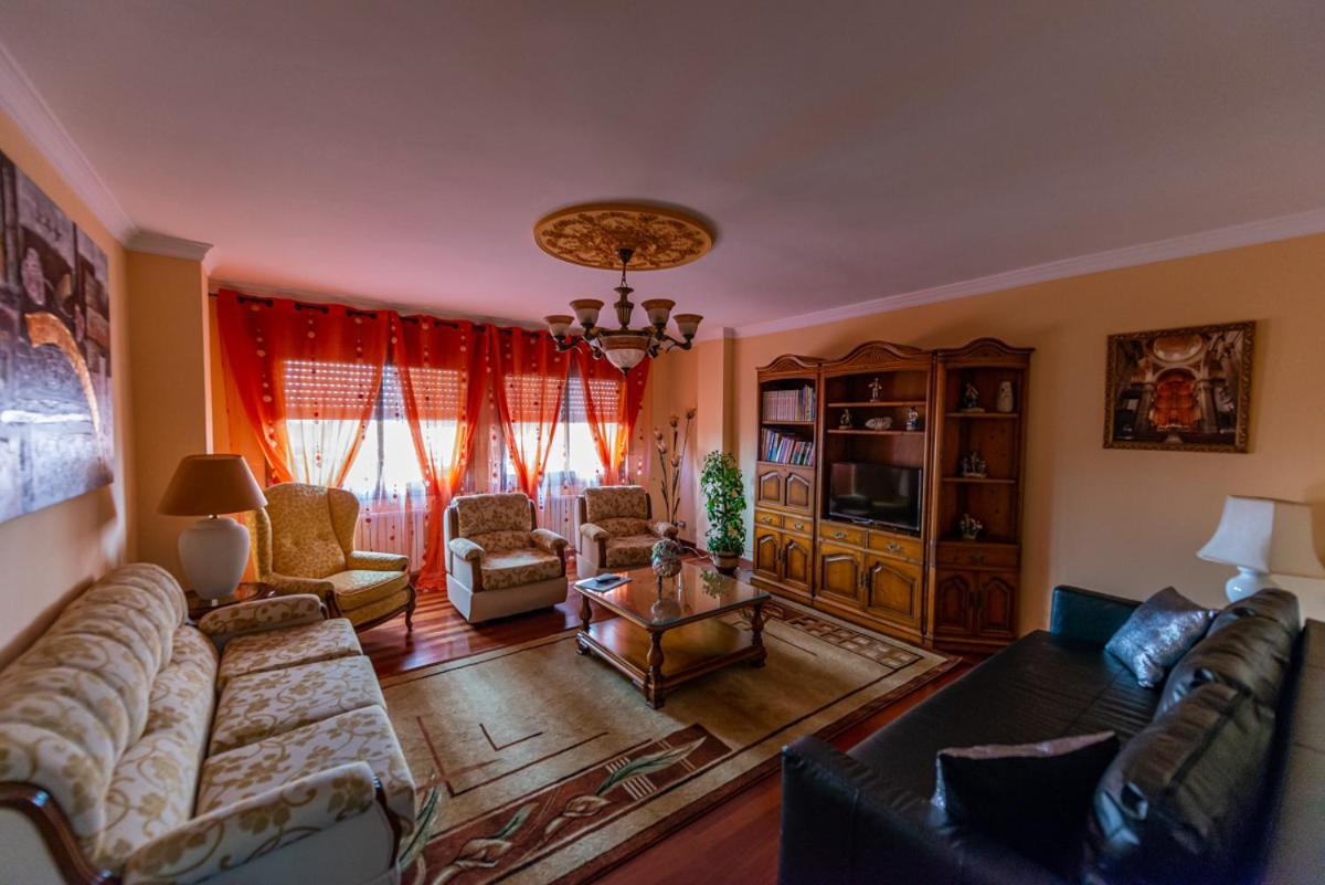 Apartamento Lemavos Monforte De Lemos Ngoại thất bức ảnh